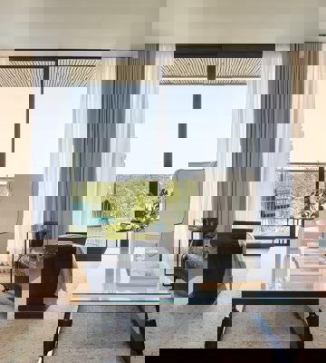 Hotel Camiral Junior Suite (2)