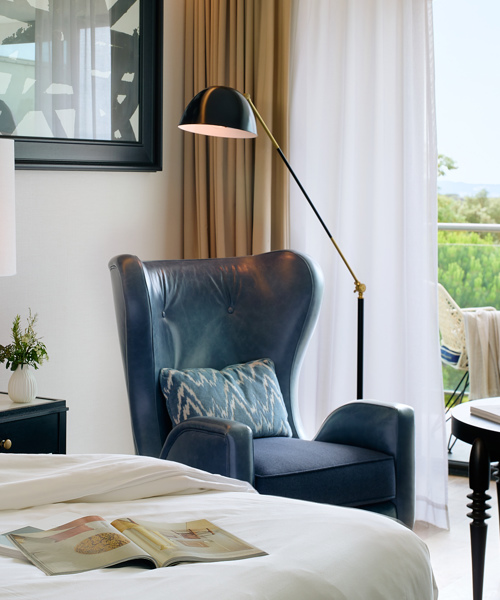 Enjoy Deluxe Rooms in Hotel Camiral 5*