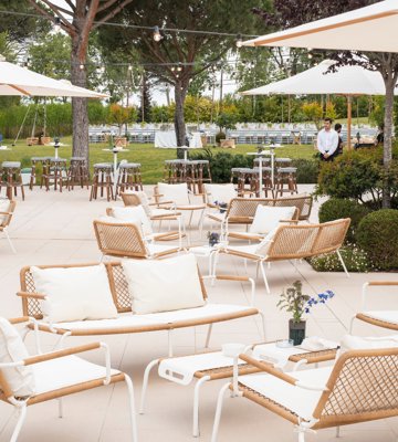 La Plaza Pool Bar Large